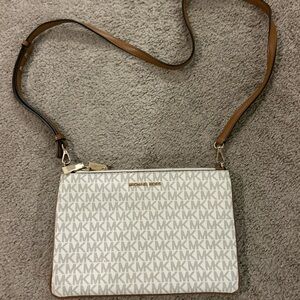 Micheal Kors Purse